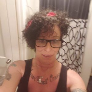 Meet your Posher, Chrystal